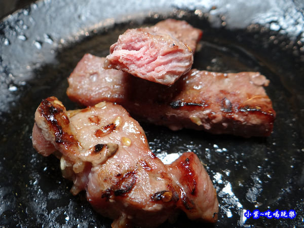 厚切牛排-瓦崎燒烤火鍋公館店.jpg