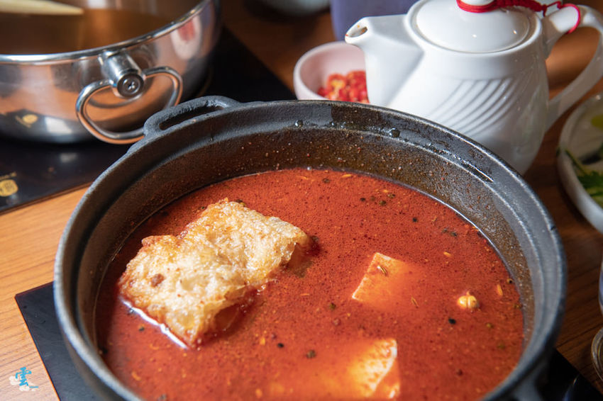 林口火鍋》喜園涮涮鍋 林口歐風店 - 慈心有機認證蔬果 法式氛圍火鍋饗宴 - 時空幻境 凌雲江海清