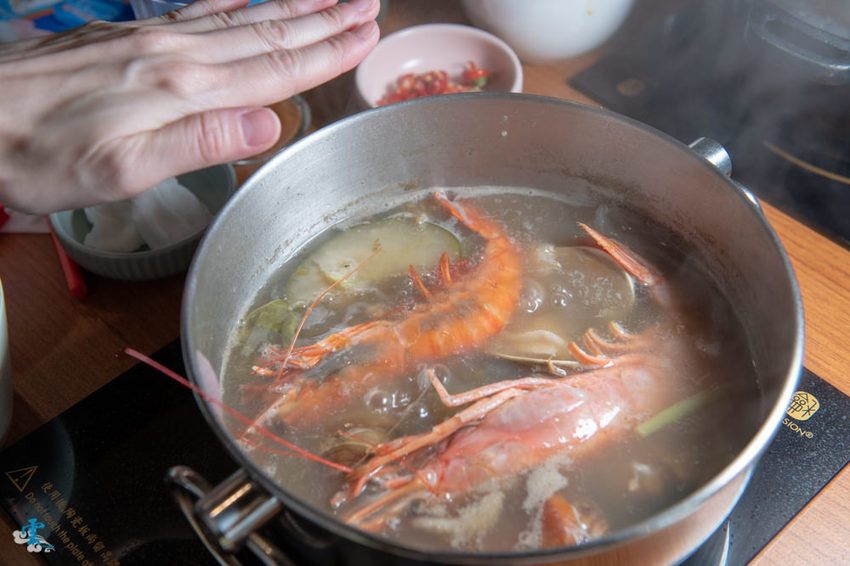 林口火鍋》喜園涮涮鍋 林口歐風店 - 慈心有機認證蔬果 法式氛圍火鍋饗宴 - 時空幻境 凌雲江海清