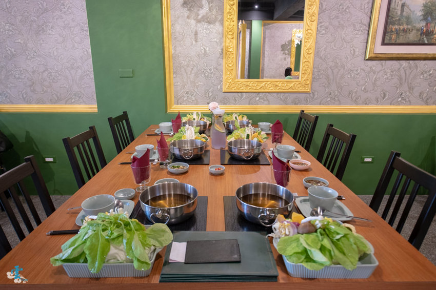 林口火鍋》喜園涮涮鍋 林口歐風店 - 慈心有機認證蔬果 法式氛圍火鍋饗宴 - 時空幻境 凌雲江海清