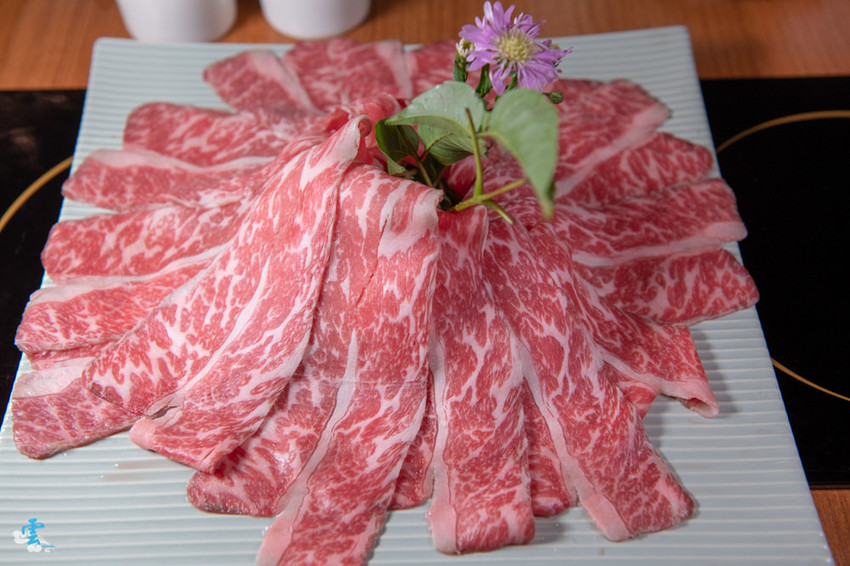 林口火鍋》喜園涮涮鍋 林口歐風店 - 慈心有機認證蔬果 法式氛圍火鍋饗宴 - 時空幻境 凌雲江海清