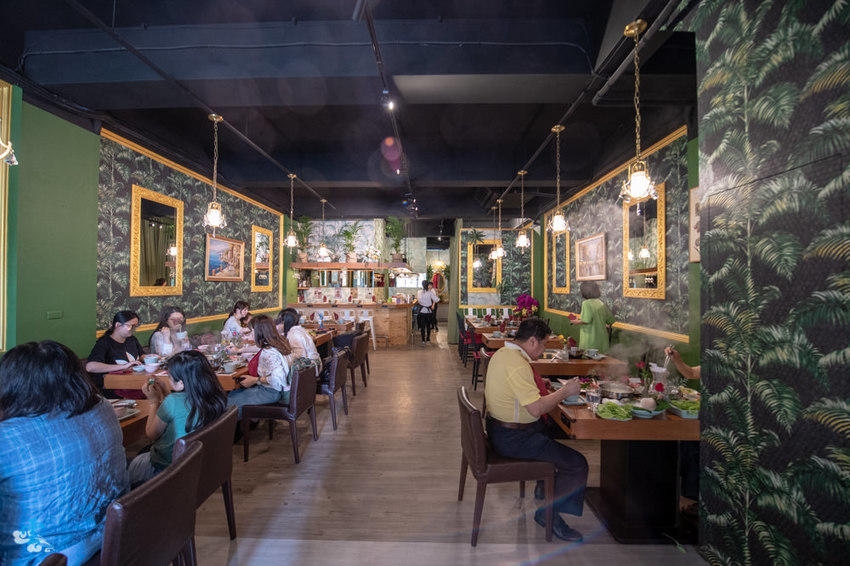 林口火鍋》喜園涮涮鍋 林口歐風店 - 慈心有機認證蔬果 法式氛圍火鍋饗宴 - 時空幻境 凌雲江海清