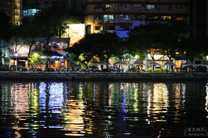 高雄市前金區鈞怡大飯店》整層親子遊戲場,電動車、球池積木、cosplay ,愛河畔景觀迷人