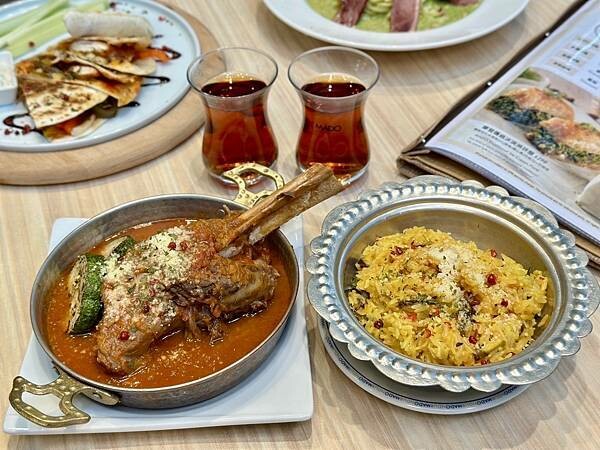 台北市南港區[南港美食] MADO土耳其餐廳 公司總動員 龍總有好康! 慶開工! 買一送一 #南港軟體園區美食 南港展覽館美食 @