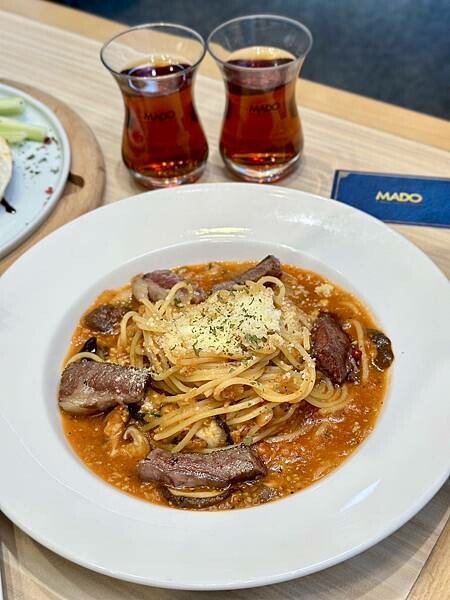 台北市南港區[南港美食] MADO土耳其餐廳 公司總動員 龍總有好康! 慶開工! 買一送一 #南港軟體園區美食 南港展覽館美食 @