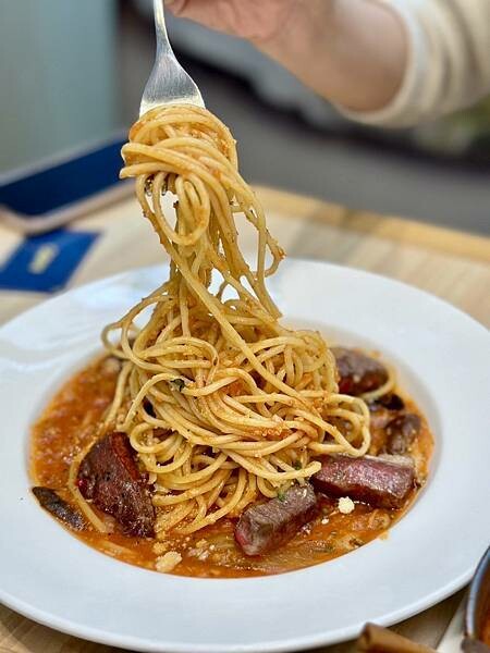 台北市南港區[南港美食] MADO土耳其餐廳 公司總動員 龍總有好康! 慶開工! 買一送一 #南港軟體園區美食 南港展覽館美食 @