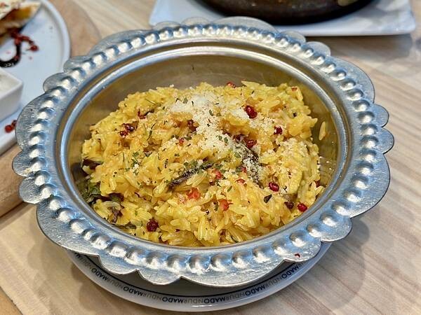 台北市南港區[南港美食] MADO土耳其餐廳 公司總動員 龍總有好康! 慶開工! 買一送一 #南港軟體園區美食 南港展覽館美食 @