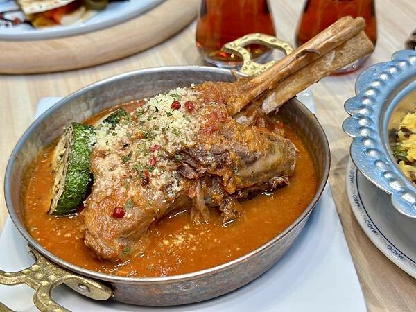 台北市南港區[南港美食] MADO土耳其餐廳 公司總動員 龍總有好康! 慶開工! 買一送一 #南港軟體園區美食 南港展覽館美食 @