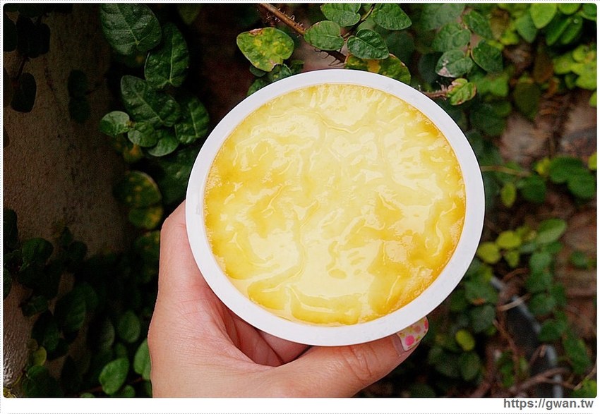 台南特有的焦皮布丁，蛋糕般表皮，融合三種層次好味道，目前限時優惠中～