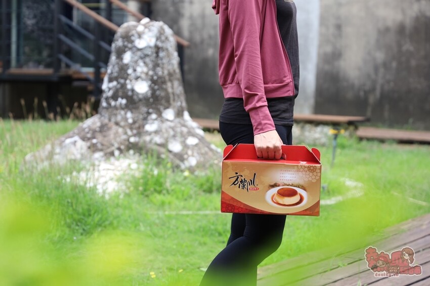 【台南伴手禮】方蘭川布丁！只賣一種口味的台南布丁，獨特焦皮風味吃起來更有層次感~ - 熱血玩台南。跳躍新世界