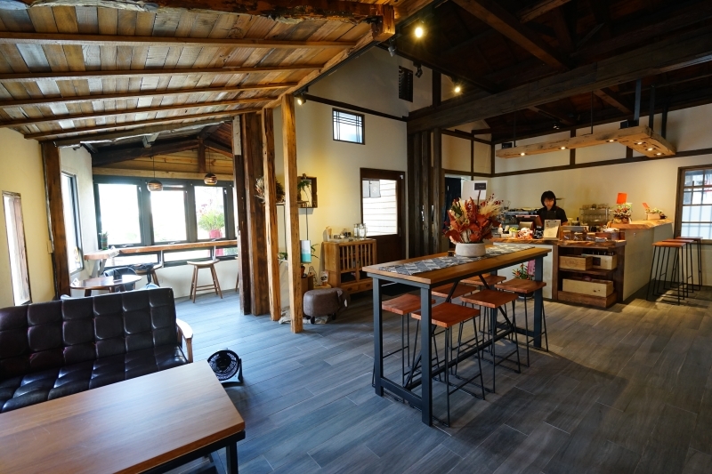 跳躍的宅男 - [花蓮早午餐]黑羽貝果-這間貝果外層像是法國麵包般酥脆!! 加上太陽蛋漢堡肉也太好吃了吧  花蓮美食推薦