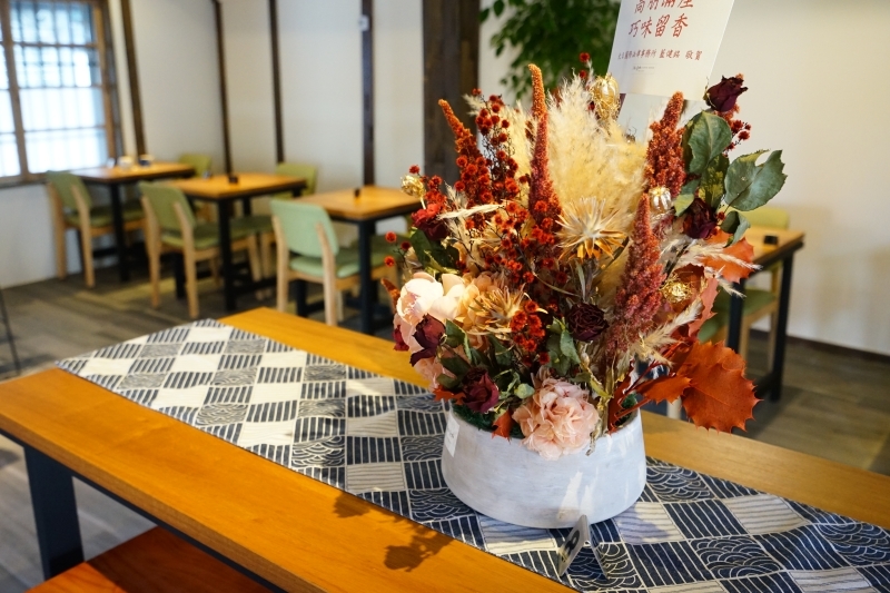 跳躍的宅男 - [花蓮早午餐]黑羽貝果-這間貝果外層像是法國麵包般酥脆!! 加上太陽蛋漢堡肉也太好吃了吧  花蓮美食推薦