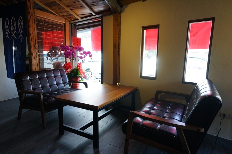 跳躍的宅男 - [花蓮早午餐]黑羽貝果-這間貝果外層像是法國麵包般酥脆!! 加上太陽蛋漢堡肉也太好吃了吧  花蓮美食推薦