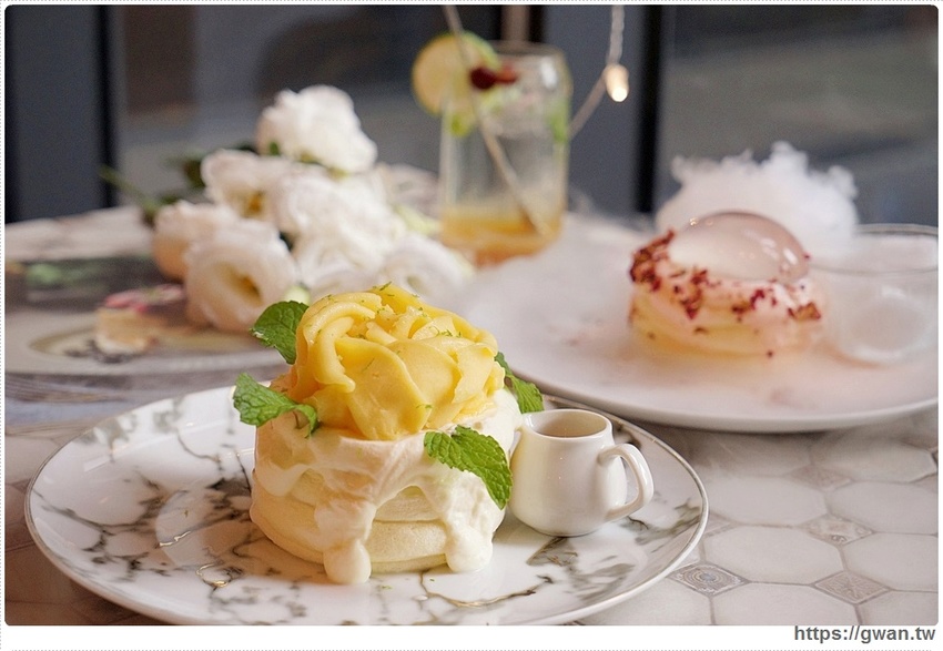 去年開幕的平價小火鍋,假日用餐人潮全滿,平日午餐只要138起還有飲料無限暢飲!!