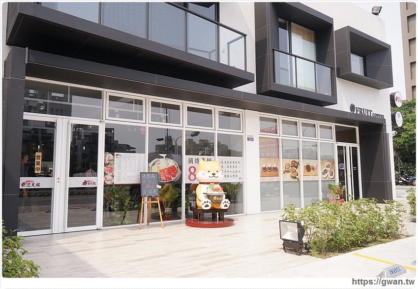 去年開幕的平價小火鍋,假日用餐人潮全滿,平日午餐只要138起還有飲料無限暢飲!!