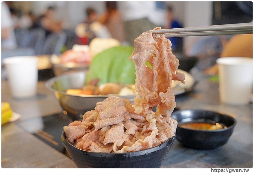 去年開幕的平價小火鍋,假日用餐人潮全滿,平日午餐只要138起還有飲料無限暢飲!!