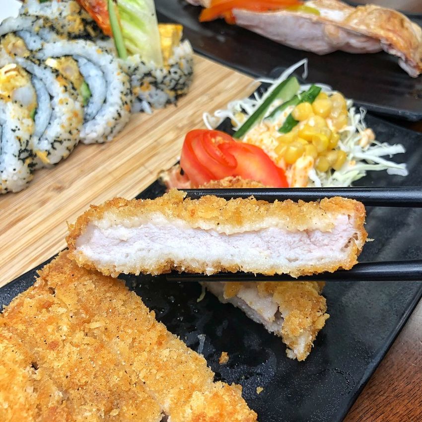 台南平價日式料理【小川壽司】炙燒鮭魚/鰻魚握壽司 6貫只要120元 !? 高CP值便宜又好吃 | 小白只饗ㄔ美食