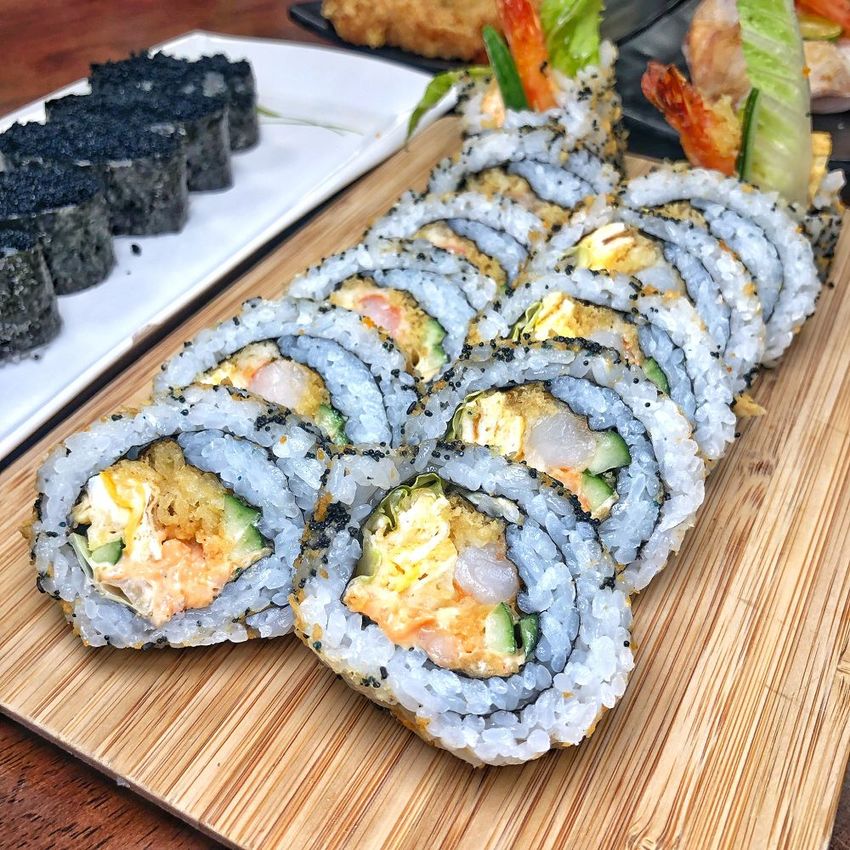 台南平價日式料理【小川壽司】炙燒鮭魚/鰻魚握壽司 6貫只要120元 !? 高CP值便宜又好吃 | 小白只饗ㄔ美食