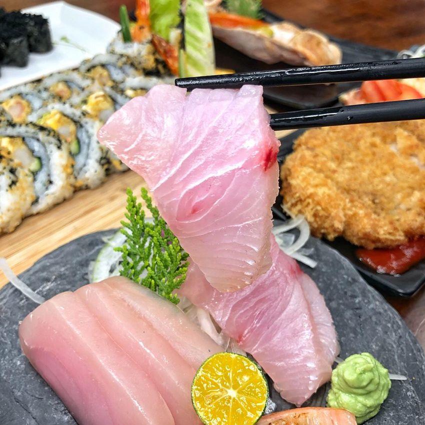 台南平價日式料理【小川壽司】炙燒鮭魚/鰻魚握壽司 6貫只要120元 !? 高CP值便宜又好吃 | 小白只饗ㄔ美食