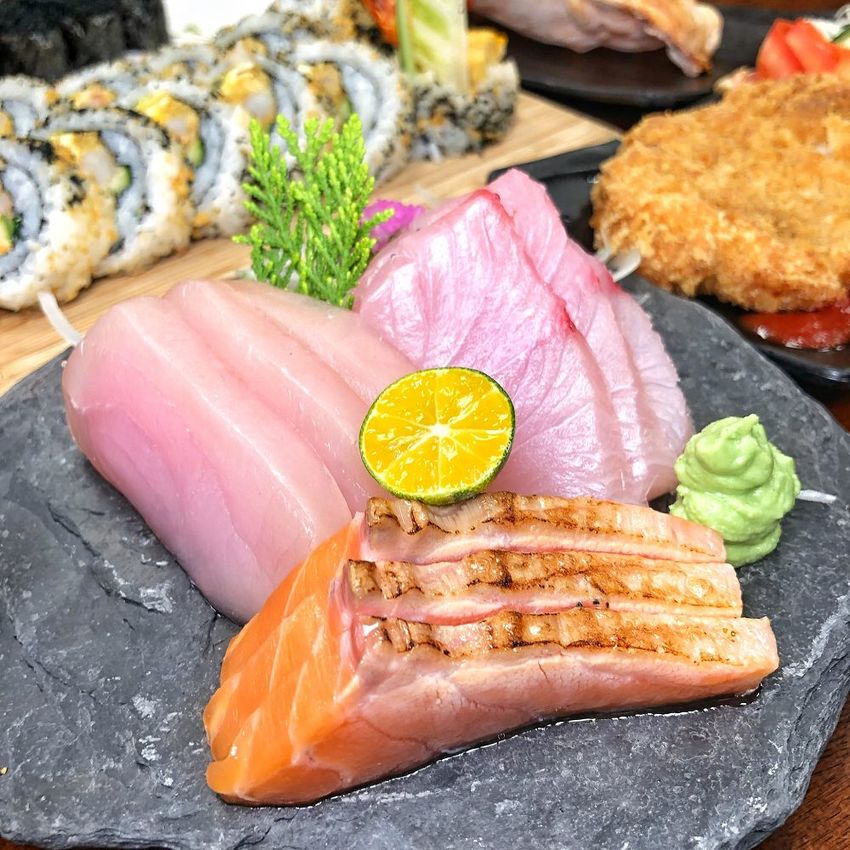 台南平價日式料理【小川壽司】炙燒鮭魚/鰻魚握壽司 6貫只要120元 !? 高CP值便宜又好吃 | 小白只饗ㄔ美食