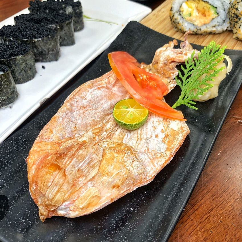 台南平價日式料理【小川壽司】炙燒鮭魚/鰻魚握壽司 6貫只要120元 !? 高CP值便宜又好吃 | 小白只饗ㄔ美食