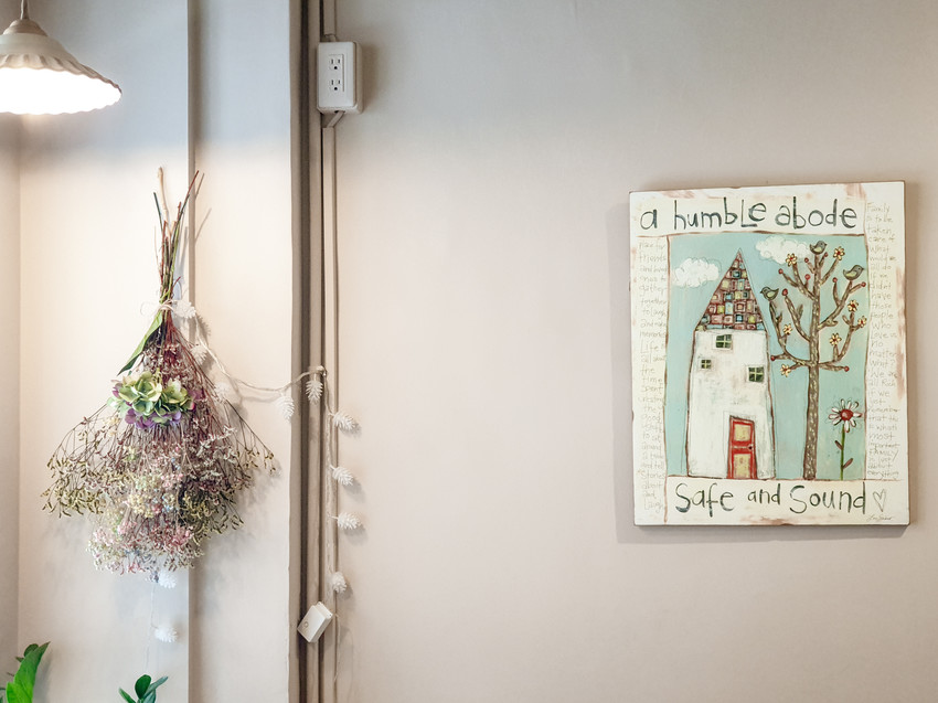 高雄美食||厚皮咖啡Hoping cafe-左營大路上的英式咖啡館,雙層芋頭蛋糕好吸睛||左營區、左營咖啡廳、不限時咖啡廳