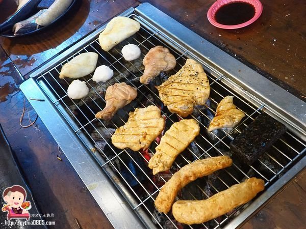 桃園八德美食-伍陽城市原創農場-超肥美泰國流水蝦吃到飽,還可以放生小孩消耗體力 @民宿女王芽月-美食.旅遊.全台趴趴走