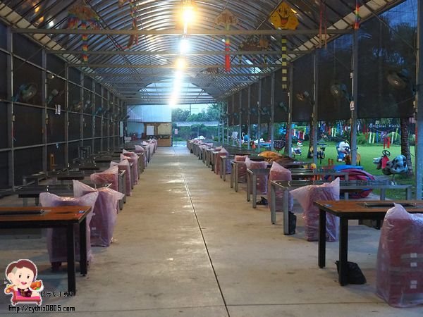 桃園八德美食-伍陽城市原創農場-超肥美泰國流水蝦吃到飽,還可以放生小孩消耗體力 @民宿女王芽月-美食.旅遊.全台趴趴走