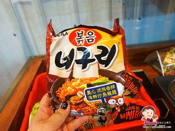 桃園八德美食-伍陽城市原創農場-超肥美泰國流水蝦吃到飽,還可以放生小孩消耗體力 @民宿女王芽月-美食.旅遊.全台趴趴走