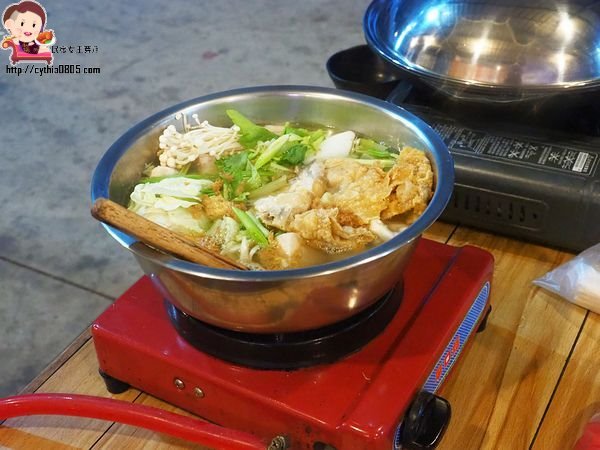 桃園八德美食-伍陽城市原創農場-超肥美泰國流水蝦吃到飽,還可以放生小孩消耗體力 @民宿女王芽月-美食.旅遊.全台趴趴走