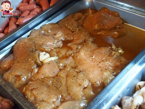 桃園八德美食-伍陽城市原創農場-超肥美泰國流水蝦吃到飽,還可以放生小孩消耗體力 @民宿女王芽月-美食.旅遊.全台趴趴走