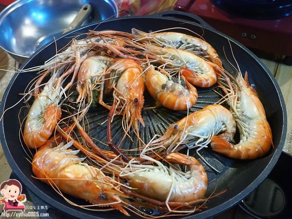 桃園八德美食-伍陽城市原創農場-超肥美泰國流水蝦吃到飽,還可以放生小孩消耗體力 @民宿女王芽月-美食.旅遊.全台趴趴走