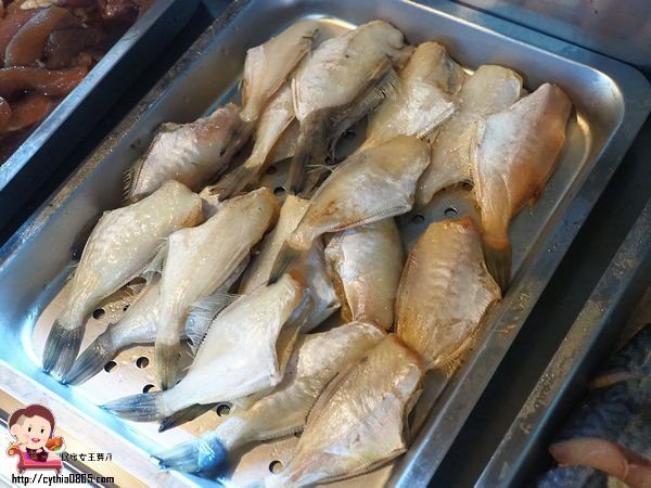 桃園八德美食-伍陽城市原創農場-超肥美泰國流水蝦吃到飽,還可以放生小孩消耗體力 @民宿女王芽月-美食.旅遊.全台趴趴走