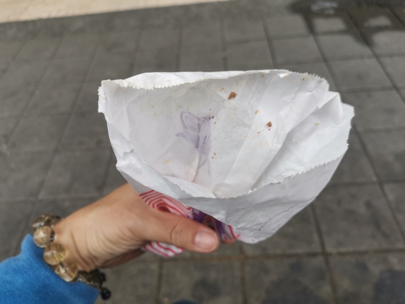 跳躍的宅男 - [台北忠孝敦化早餐]上順興香Q飯糰-這個隱藏版一定要吃!! 蔥油餅夾飯糰餡料好吃份量夠又不油  老闆態度超好!! 台北早餐推薦