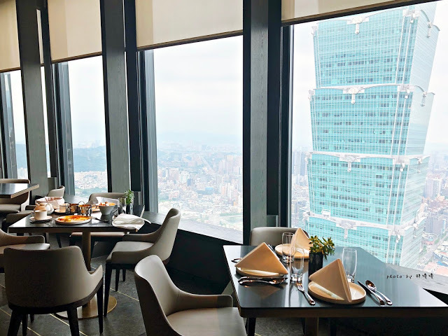 【台北 信義】Saffron 46 Restaurant & Bar 🍛白天是印度料理餐廳🍸夜晚搖身成為酒吧，全台最高的印度料理餐廳，由外籍師傅手做道地口味，吃過真的會上癮，天氣熱就是要來點重