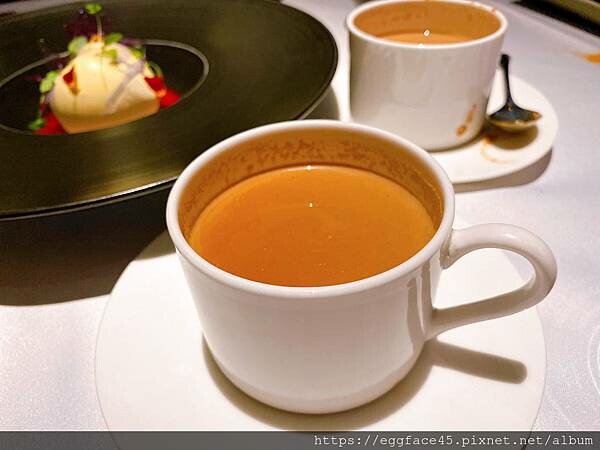 台北市信義區[信義區美食] Saffron 46 番紅花46 微風南山高樓層景觀餐廳 台北約會夜景酒吧餐廳 #信義區市貿101站美食 @