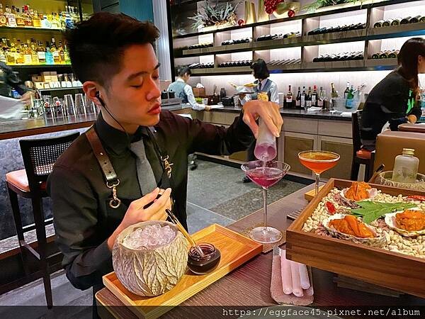 台北市信義區[信義區美食] Saffron 46 番紅花46 微風南山高樓層景觀餐廳 台北約會夜景酒吧餐廳 #信義區市貿101站美食 @