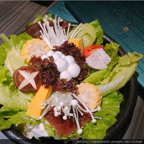 新北市新店區[新店美食] 青花驕麻辣鍋 (新店民權店) 讓我一週吃兩次的麻辣鍋！#大坪林美食 #新店麻辣鍋+酸菜白肉鍋 @蛋