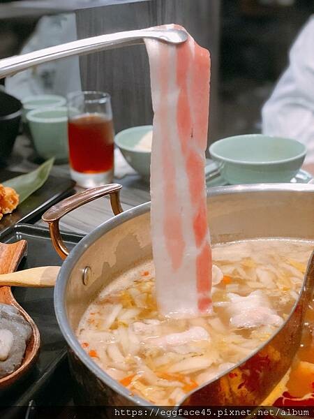 新北市新店區[新店美食] 青花驕麻辣鍋 (新店民權店) 讓我一週吃兩次的麻辣鍋！#大坪林美食 #新店麻辣鍋+酸菜白肉鍋 @蛋