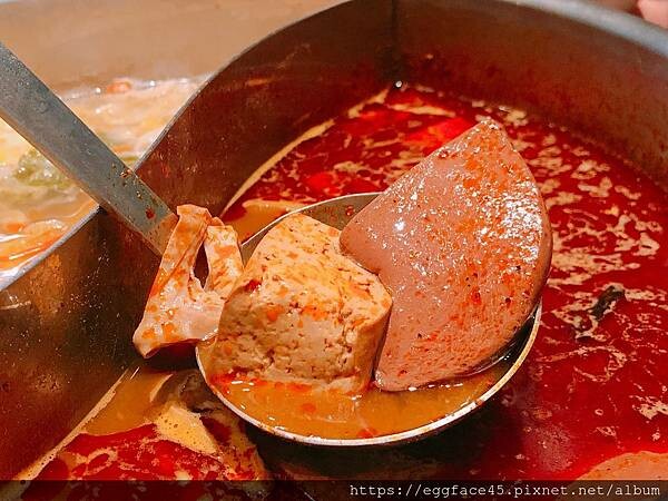 新北市新店區[新店美食] 青花驕麻辣鍋 (新店民權店) 讓我一週吃兩次的麻辣鍋！#大坪林美食 #新店麻辣鍋+酸菜白肉鍋 @蛋