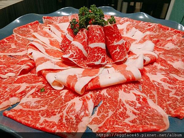 新北市新店區[新店美食] 青花驕麻辣鍋 (新店民權店) 讓我一週吃兩次的麻辣鍋！#大坪林美食 #新店麻辣鍋+酸菜白肉鍋 @蛋