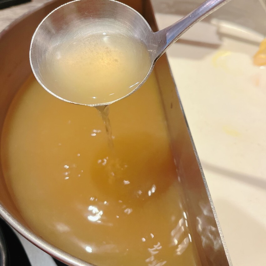 中原夜市火鍋推薦—上官木桶鍋 中壢加盟店，天然食材熬煮而成的湯頭怎麼喝都不會膩