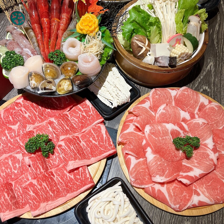 中原夜市火鍋推薦—上官木桶鍋 中壢加盟店，天然食材熬煮而成的湯頭怎麼喝都不會膩