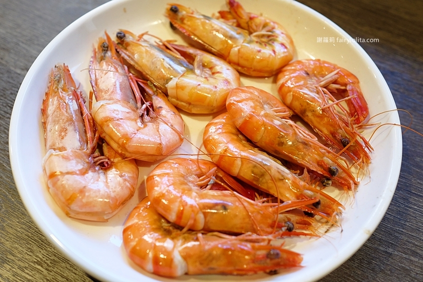 大份量肉盤最便宜只要300元,超高CP值平價涮涮鍋,免費甜點、還附飲料讓你無限喝到撐! @蹦啾♥謝蘿莉 La vie heureuse