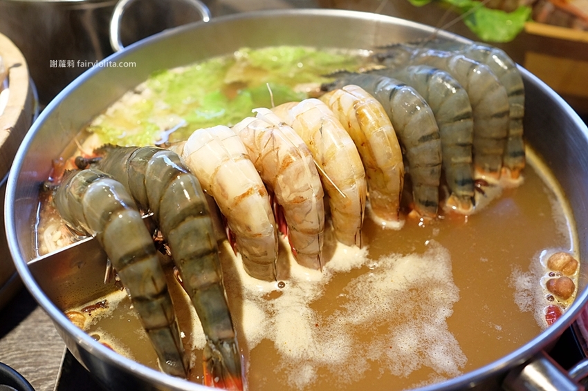 大份量肉盤最便宜只要300元,超高CP值平價涮涮鍋,免費甜點、還附飲料讓你無限喝到撐! @蹦啾♥謝蘿莉 La vie heureuse