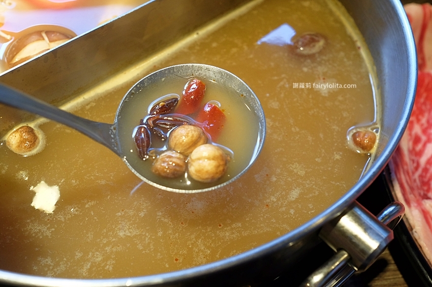 大份量肉盤最便宜只要300元,超高CP值平價涮涮鍋,免費甜點、還附飲料讓你無限喝到撐! @蹦啾♥謝蘿莉 La vie heureuse