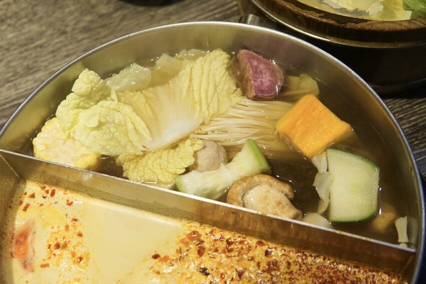 中壢火鍋推薦-上官木桶鍋|頂級海鮮與超好吃和牛霜降肉片,桃園必吃火鍋推薦!