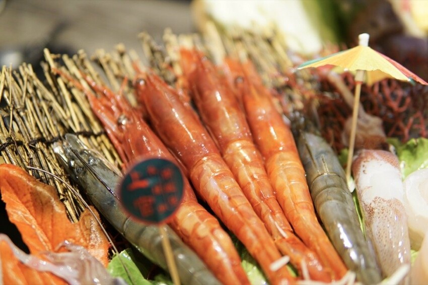 中壢火鍋推薦-上官木桶鍋|頂級海鮮與超好吃和牛霜降肉片,桃園必吃火鍋推薦!