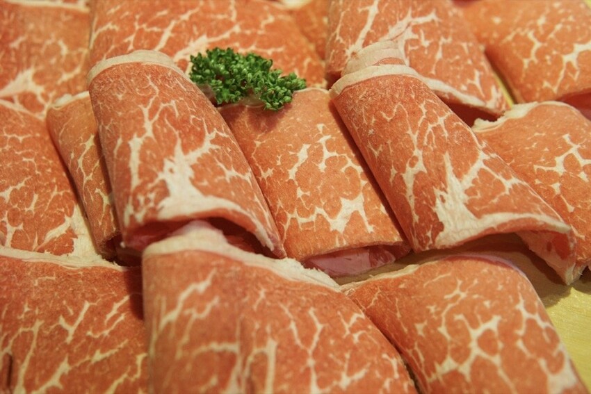 中壢火鍋推薦-上官木桶鍋|頂級海鮮與超好吃和牛霜降肉片,桃園必吃火鍋推薦!