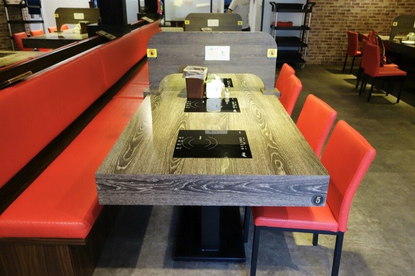 中壢火鍋推薦-上官木桶鍋|頂級海鮮與超好吃和牛霜降肉片,桃園必吃火鍋推薦!